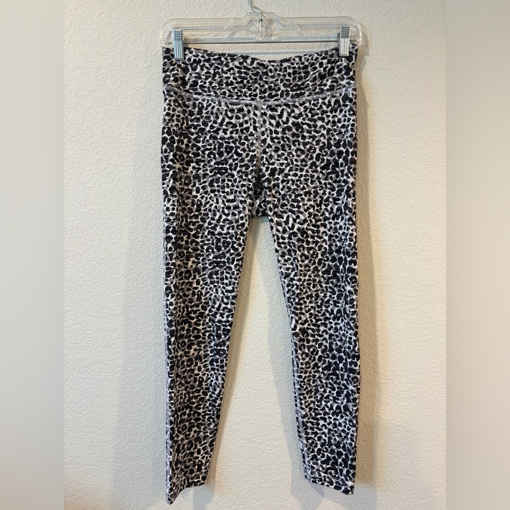 Outdoor Voices Women’s Snow Leopard TechSweat Flex 7/8 Leggings - M